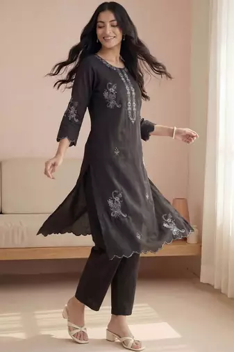 Women Ethnic Motifs Embroidered Regular Thread Work  Cotton Kurta with Trousers