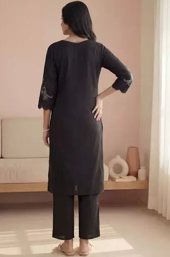 Women Ethnic Motifs Embroidered Regular Thread Work  Cotton Kurta with Trousers