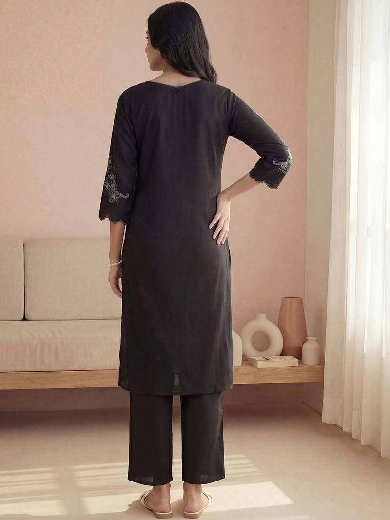 Women Ethnic Motifs Embroidered Regular Thread Work  Cotton Kurta with Trousers