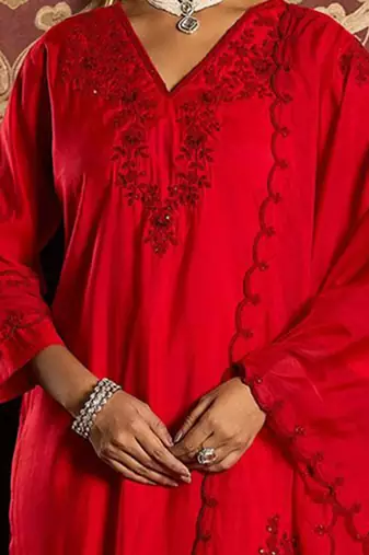 Ethnic Motifs Embroidered Sequined Straight Kurta With Trousers & Dupatta