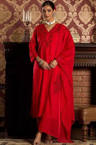 Ethnic Motifs Embroidered Sequined Straight Kurta With Trousers & Dupatta