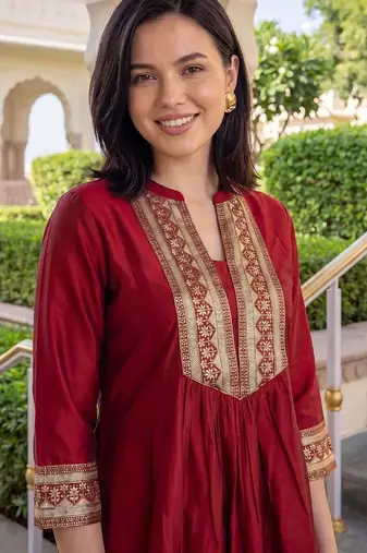 Women Ethnic Motifs Embroidered Empire Thread Work Liva Kurta with Trousers