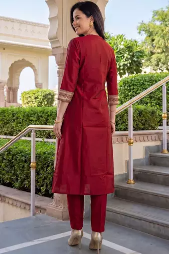 Women Ethnic Motifs Embroidered Empire Thread Work Liva Kurta with Trousers