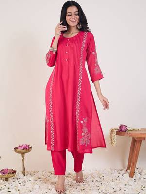 Floral Embroidered Round Neck Thread Work Straight Kurta with Trousers 4