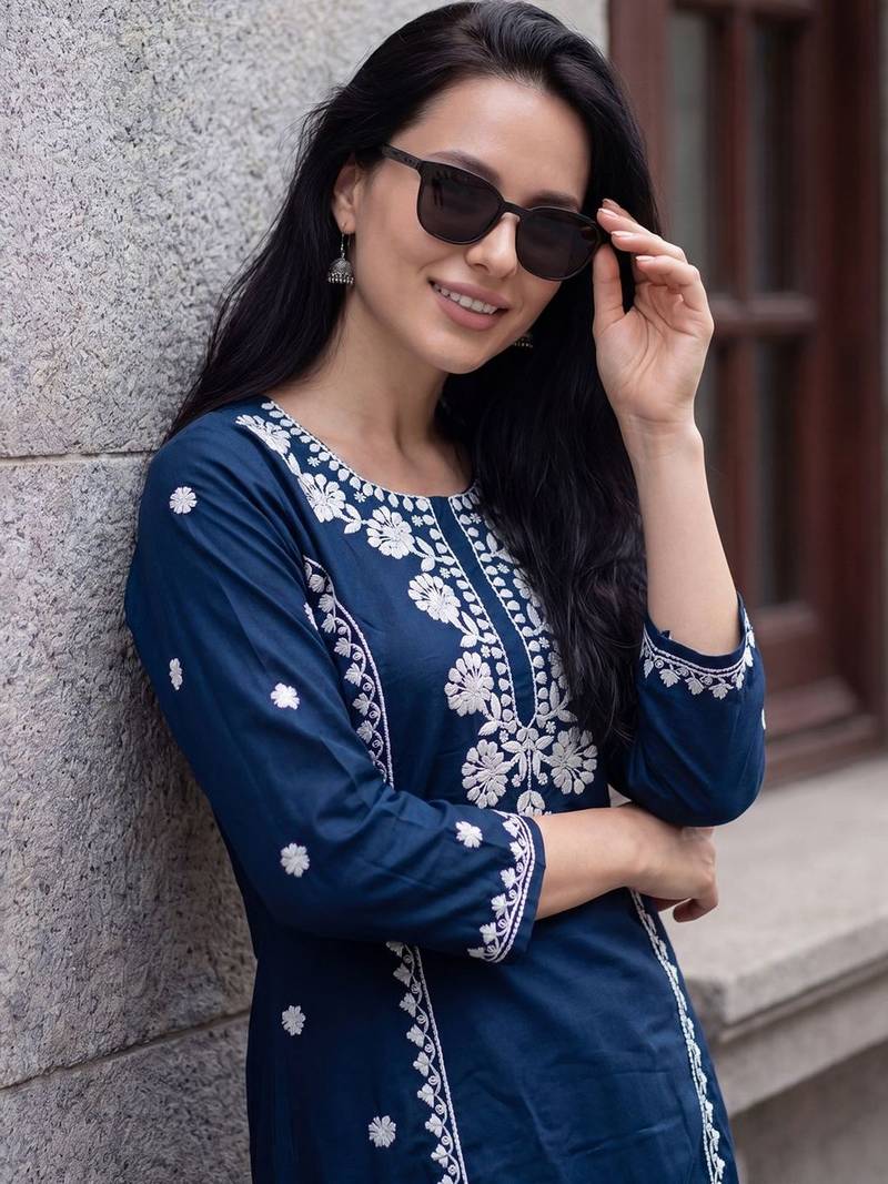 Women Ethnic Motifs Embroidered Regular Chikankari Kurta with Trousers