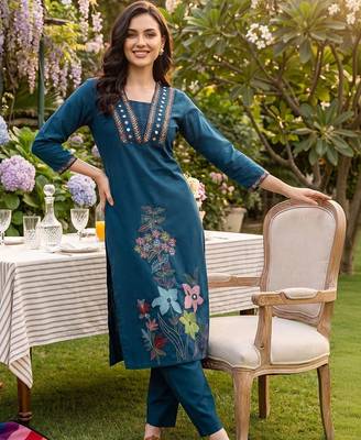 Women Floral Embroidered Regular Thread Work  Cotton Kurta with Trousers 6