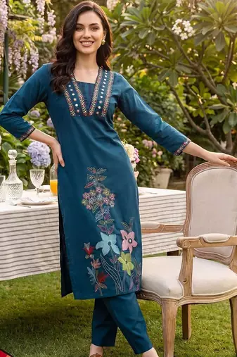 Women Floral Embroidered Regular Thread Work  Cotton Kurta with Trousers