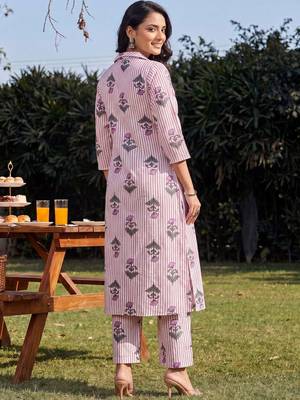 Women Printed Regular  Cotton Kurta with Trousers 2