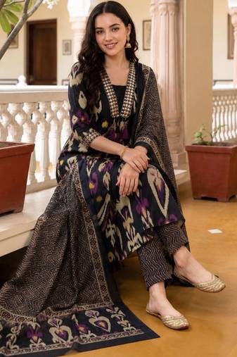 Women Ethnic Motifs Printed Cotton Kurta with Trousers & With Dupatta