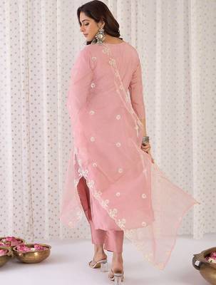 Floral Embroidered Thread Work Straight Kurta With Trouser And Dupatta 7