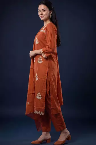 Women Ethnic Motifs Embroidered Regular Thread Work Pure Cotton Kurta with Trousers & With Dupatta