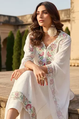 Women Floral Embroidered Regular Sequinned  Cotton Kurta & Trousers & Dupatta