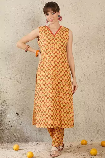 Ethnic Motifs Printed V-Neck Straight  Cotton Kurta With Trousers