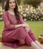 Women Floral Embroidered Regular Thread Work Kurta with Trousers & With Dupatta