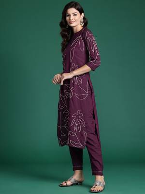 Floral Embroidered Thread Work Pure Cotton Kurta with Trousers 1