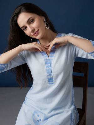 Women Dyed Regular Linen Kurta with Trousers & With Dupatta 3