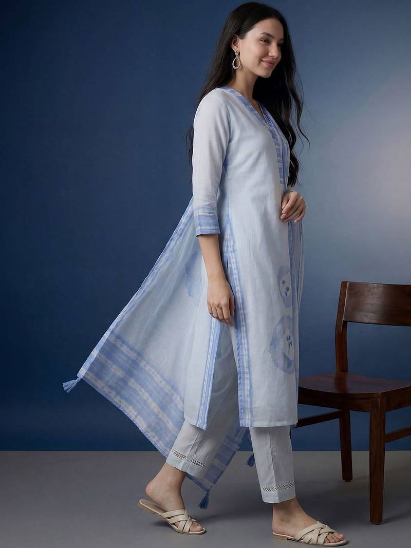 Women Dyed Regular Linen Kurta with Trousers & With Dupatta
