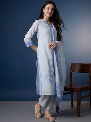 Women Dyed Regular Linen Kurta with Trousers & With Dupatta 5