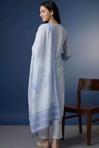 Women Dyed Regular Linen Kurta with Trousers & With Dupatta