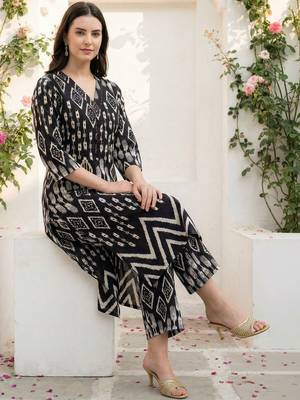 Women Printed Regular Pure Cotton Kurta with Palazzos 1
