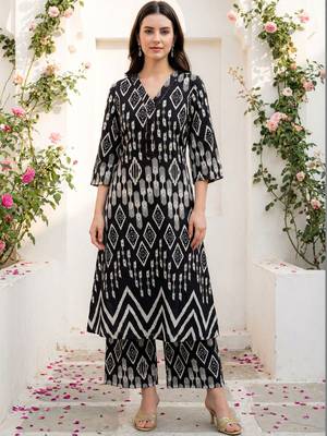 Women Printed Regular Pure Cotton Kurta with Palazzos 3