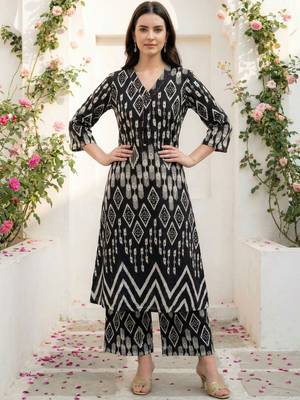 Women Printed Regular Pure Cotton Kurta with Palazzos 5