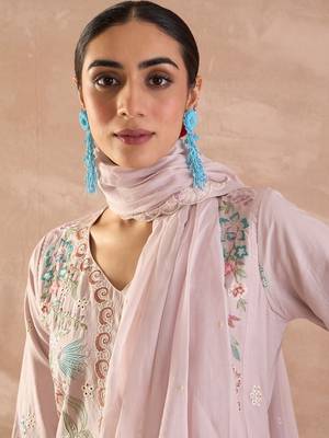 Floral Embroidered V-Neck Thread Work  Cotton Kurta With Trousers & Dupatta 3