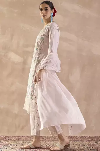 Floral Embroidered V-Neck Thread Work Pure Cotton Kurta With Trousers & Dupatta