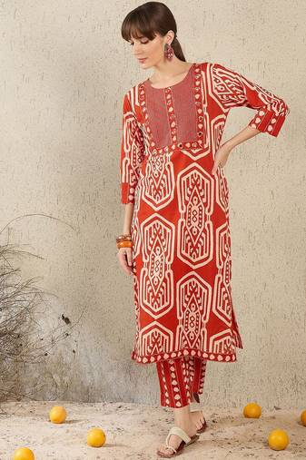 Women Ethnic Motifs Printed Cotton Kurta with Trouser