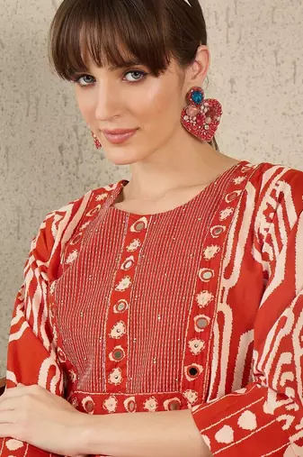 Women Ethnic Motifs Printed Pure Cotton Kurta with Trouser