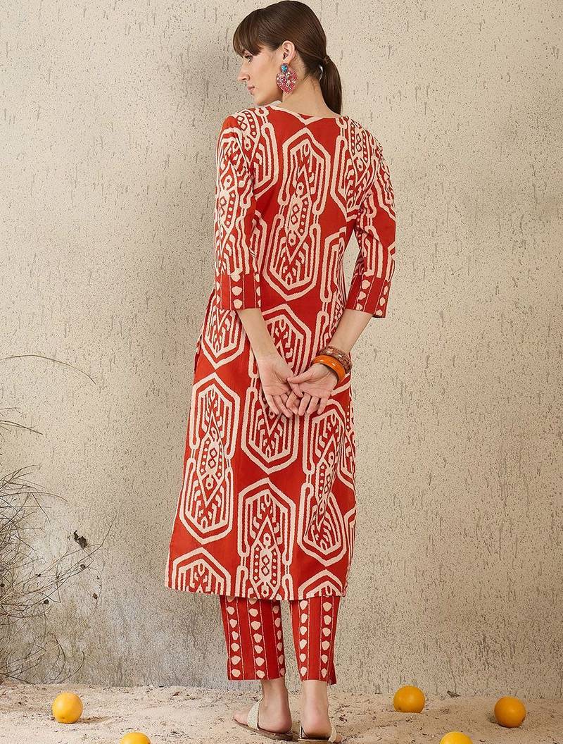 Women Ethnic Motifs Printed  Cotton Kurta with Trouser