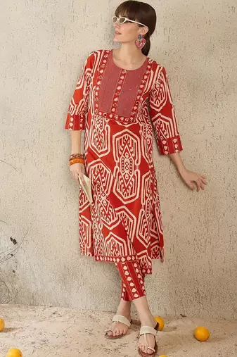 Women Ethnic Motifs Printed Pure Cotton Kurta with Trouser