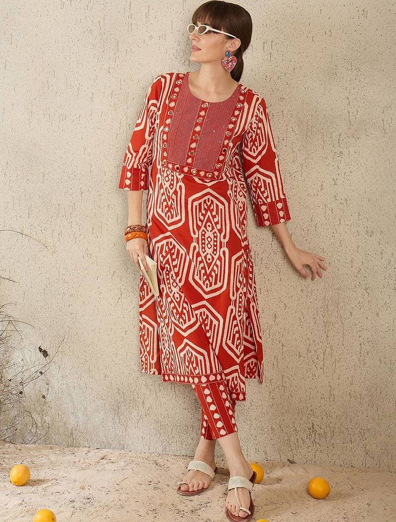 Women Ethnic Motifs Printed  Cotton Kurta with Trouser