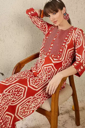 Women Ethnic Motifs Printed Pure Cotton Kurta with Trouser