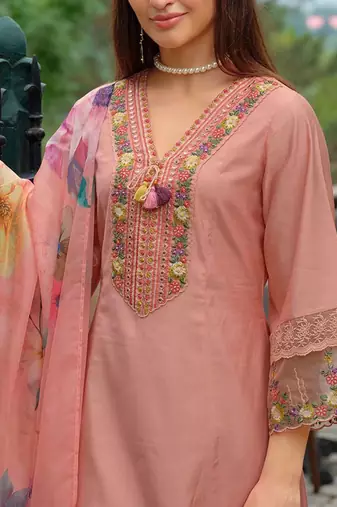 Women Floral Embroidered Regular Thread Work Kurta with Trousers & With Dupatta