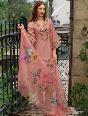 Women Floral Embroidered Regular Thread Work Kurta with Trousers & With Dupatta 4