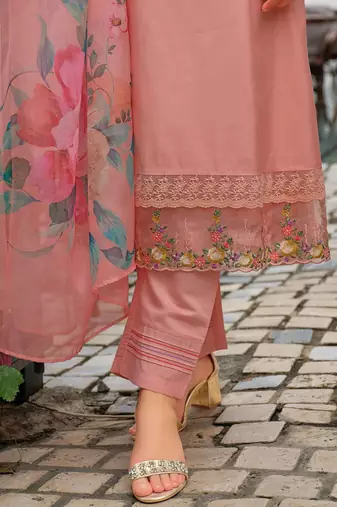 Women Floral Embroidered Regular Thread Work Kurta with Trousers & With Dupatta