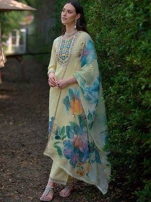 Women Floral Embroidered Regular Thread Work  Cotton Kurta with Trousers & With Dupatta 1