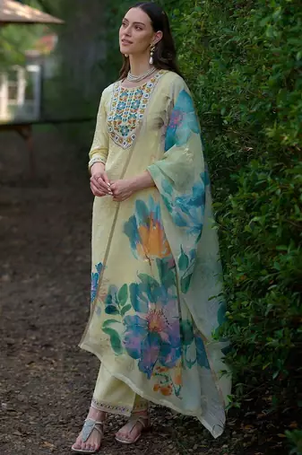 Women Floral Embroidered Regular Thread Work Pure Cotton Kurta with Trousers & With Dupatta