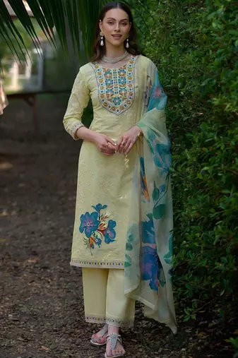 Women Floral Embroidered Regular Thread Work Pure Cotton Kurta with Trousers & With Dupatta
