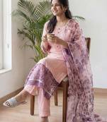 Women Floral Embroidered Regular Thread Work Kurta with Trousers & With Dupatta