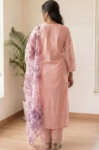 Women Floral Embroidered Regular Thread Work Kurta with Trousers & With Dupatta