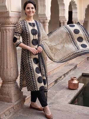 Women Printed Regular Pure Cotton Kurta with Trousers & With Dupatta 1