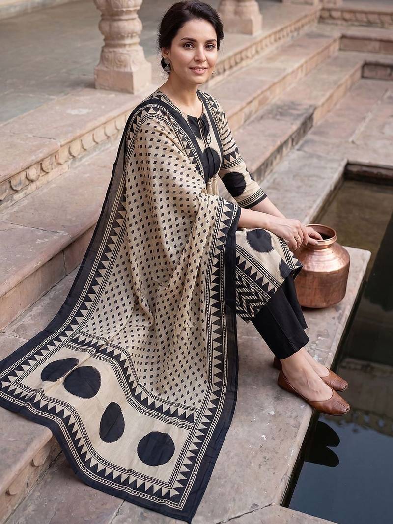 Women Printed Regular Pure Cotton Kurta with Trousers & With Dupatta