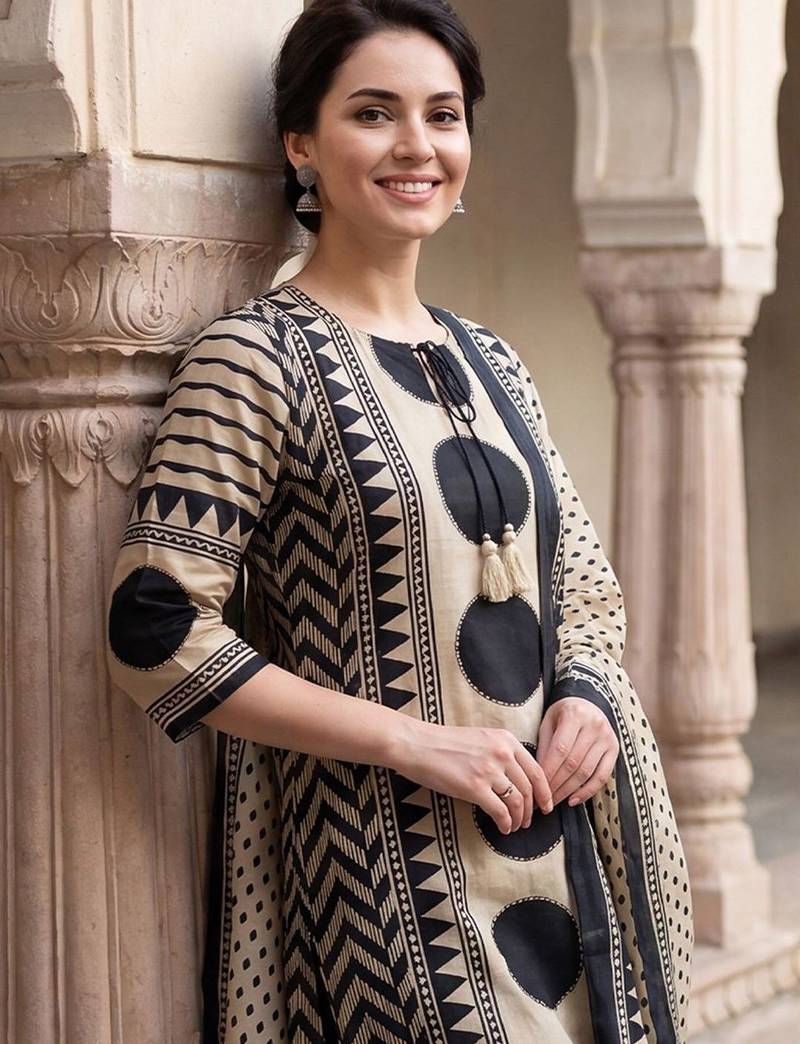 Women Printed Regular Pure Cotton Kurta with Trousers & With Dupatta