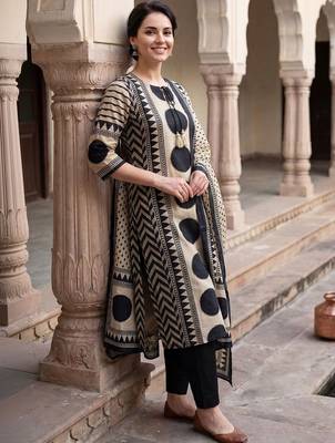 Women Printed Regular Pure Cotton Kurta with Trousers & With Dupatta 5