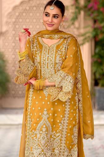 Floral Embroidered Zari Organza Kurta With Trousers And Dupatta