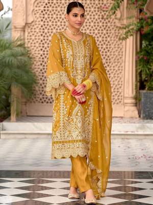 Floral Embroidered Zari Organza Kurta With Trousers And Dupatta 4