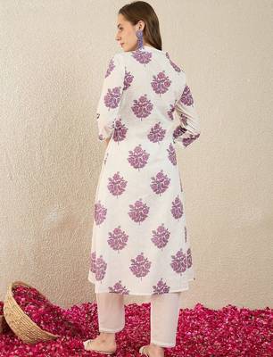 Women Floral Printed Pleated  Cotton Kurta with Trousers 4