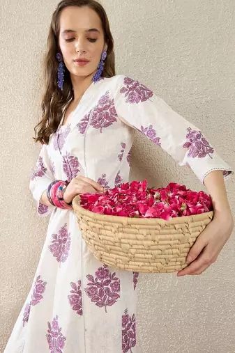 Women Floral Printed Pleated Pure Cotton Kurta with Trousers